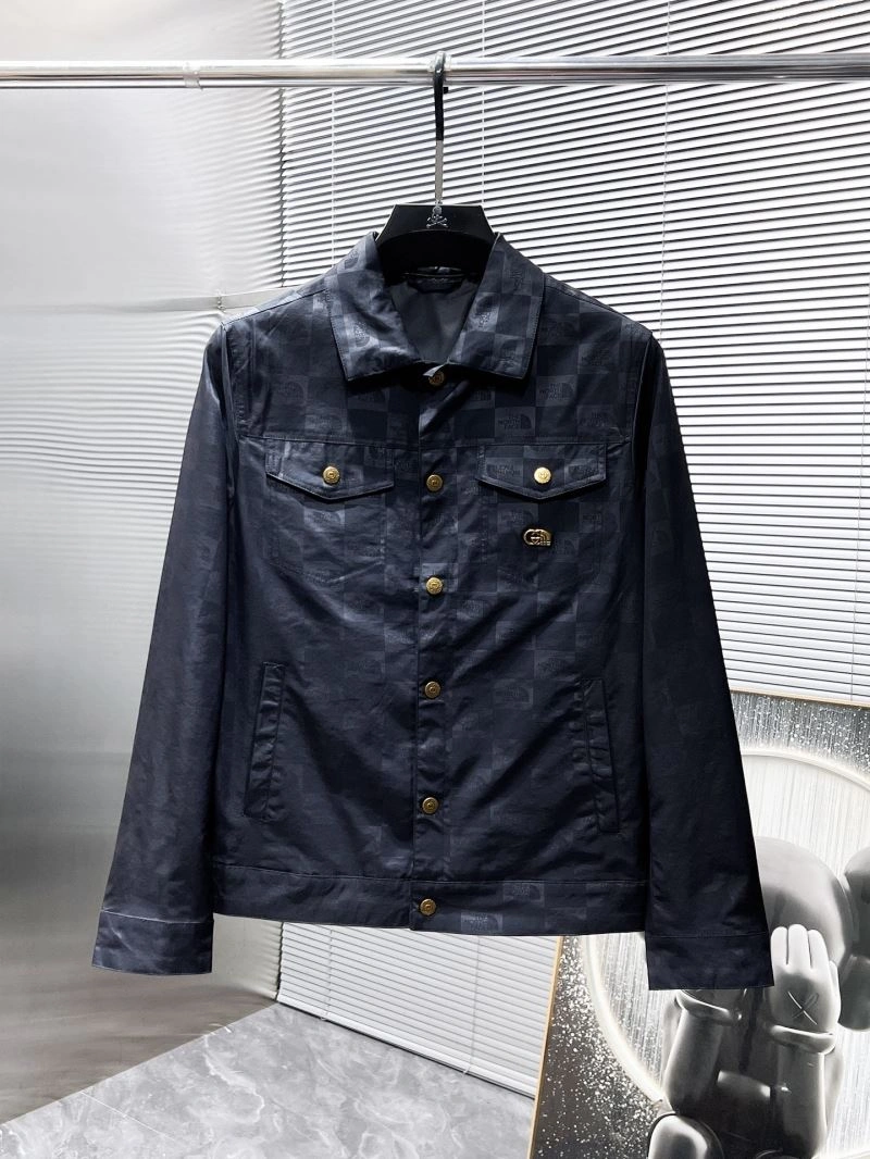 Versatile Gucci Outwear 126770
