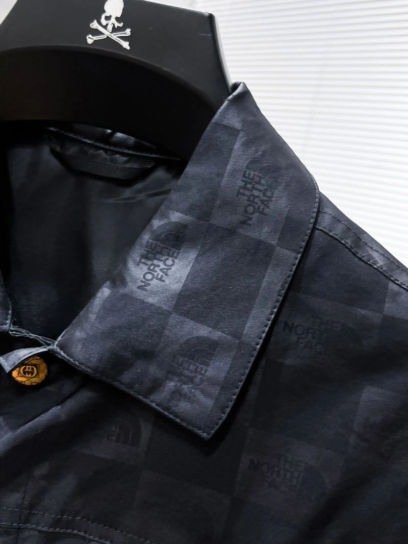 Versatile Gucci Outwear 126770