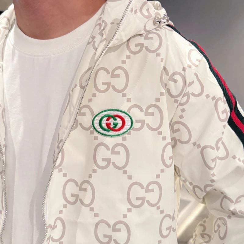 Lightweight Gucci Outwear 126339