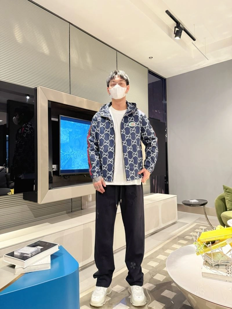 Breathable Gucci Outwear 126367