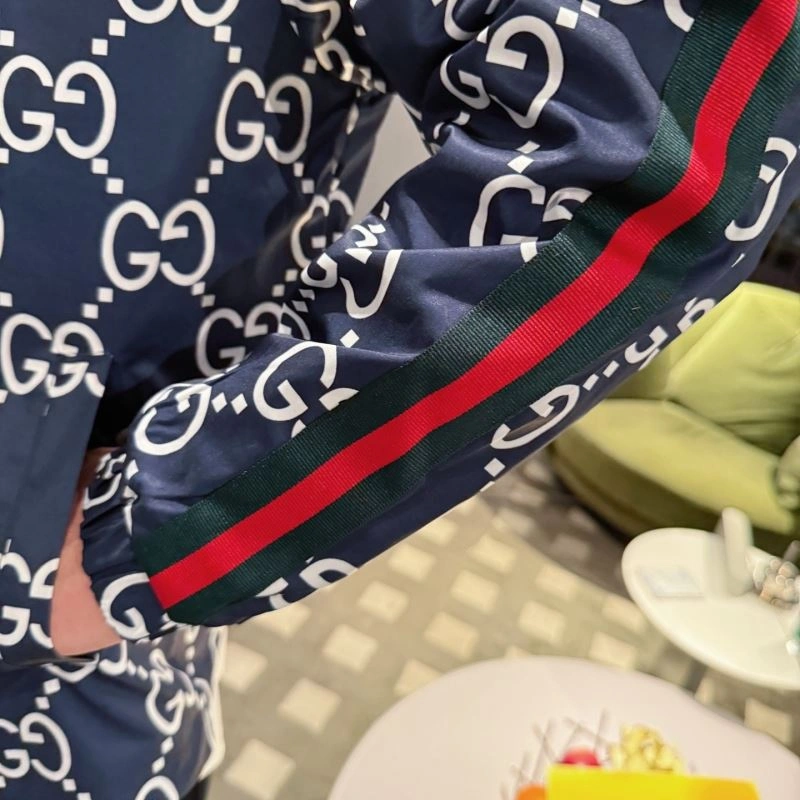 Breathable Gucci Outwear 126367