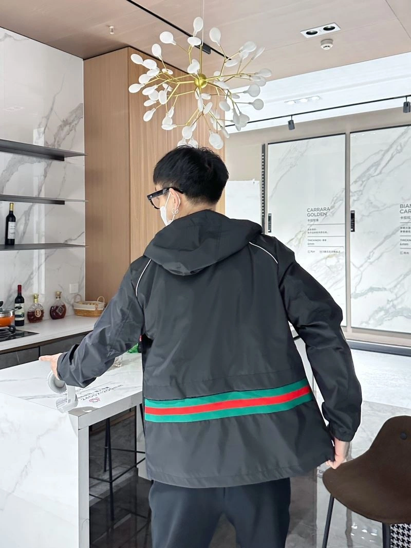 Flexible Gucci Outwear 126355