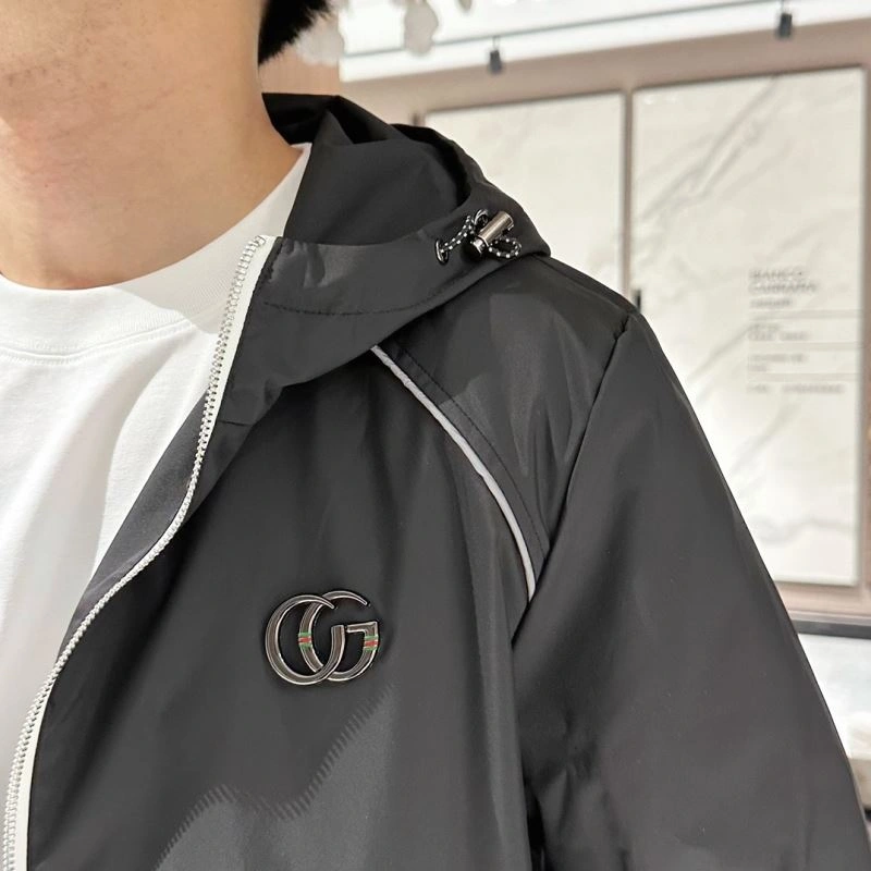 Flexible Gucci Outwear 126355