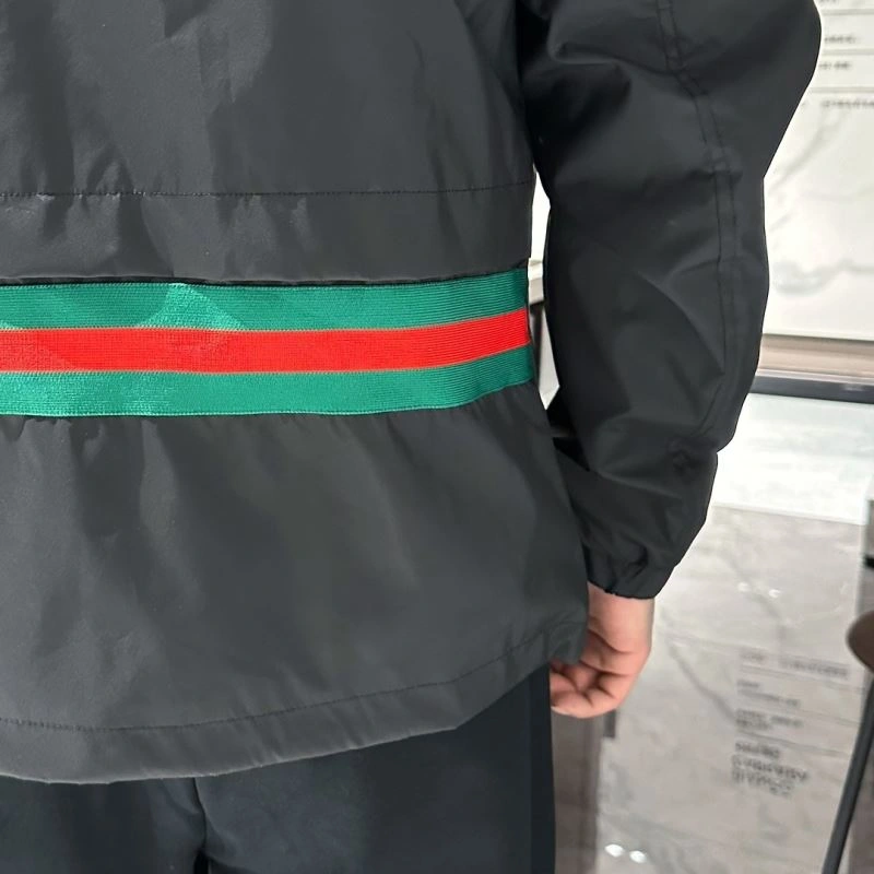Flexible Gucci Outwear 126355
