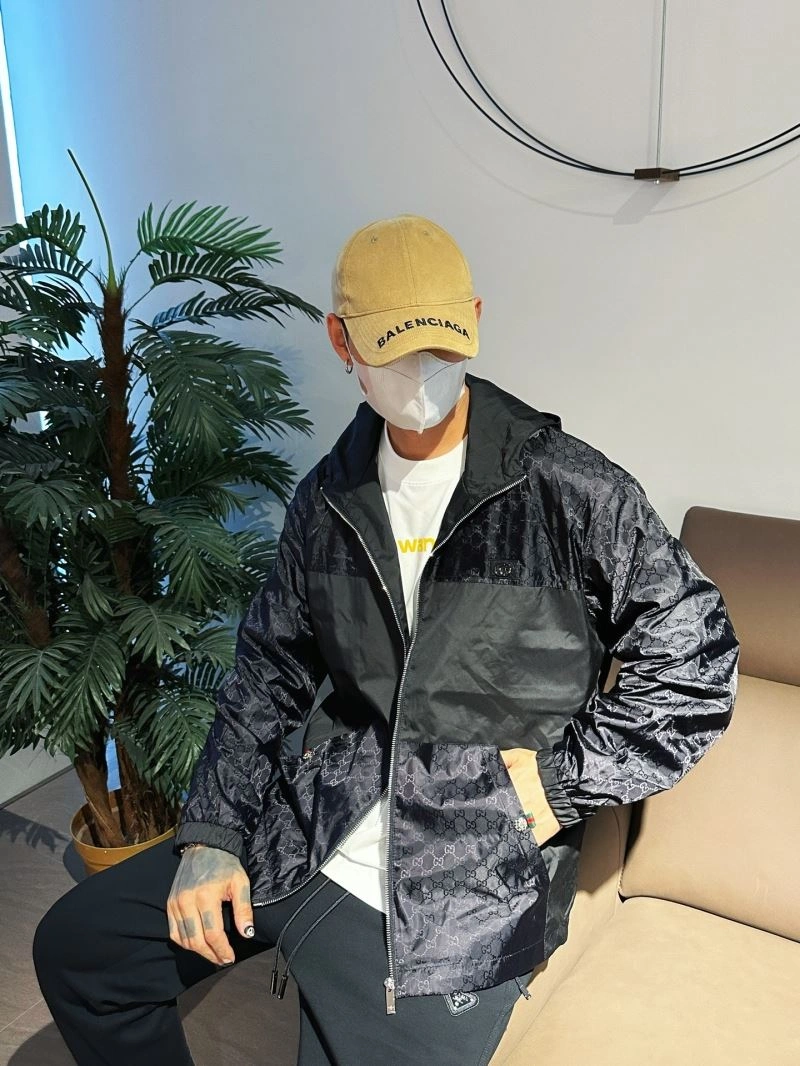 WeatherProof Gucci Outwear 126359