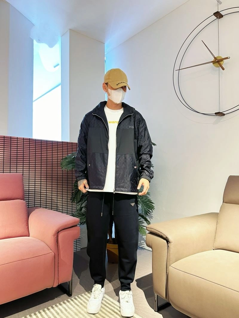 WeatherProof Gucci Outwear 126359
