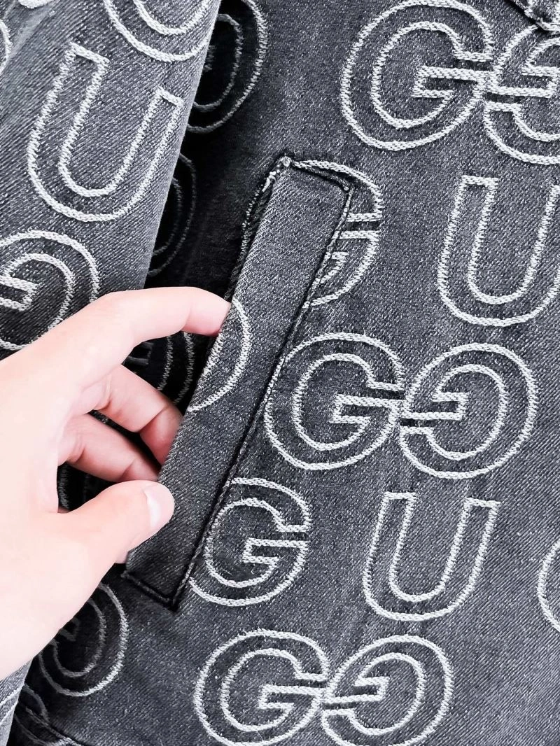 Unisex Gucci Outwear 126334