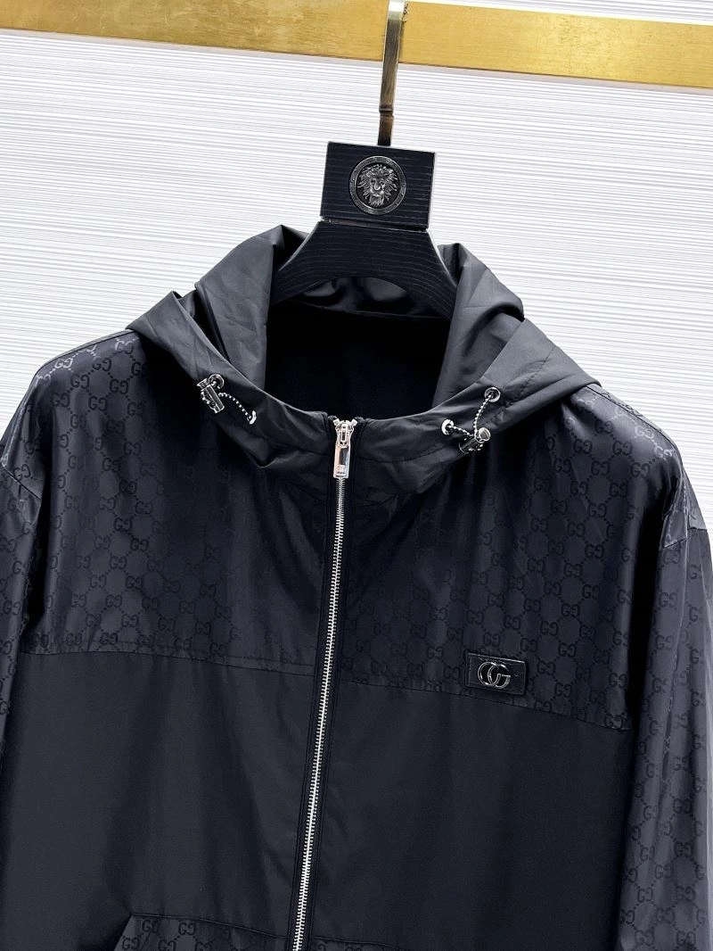 Lightweight Gucci Outwear 126329