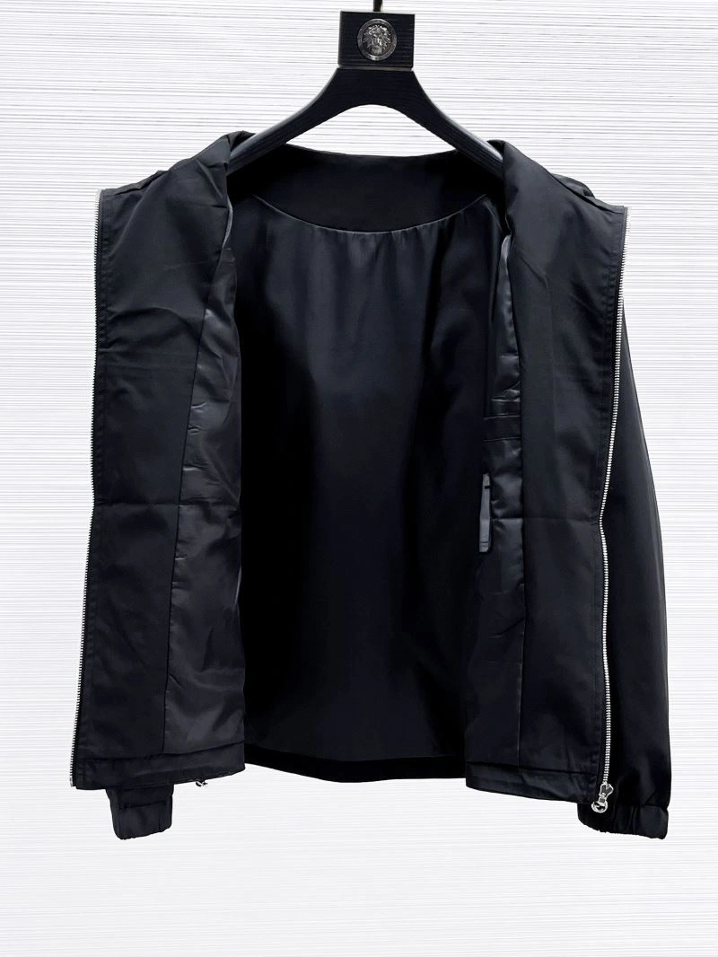 Durable Gucci Outwear 126310