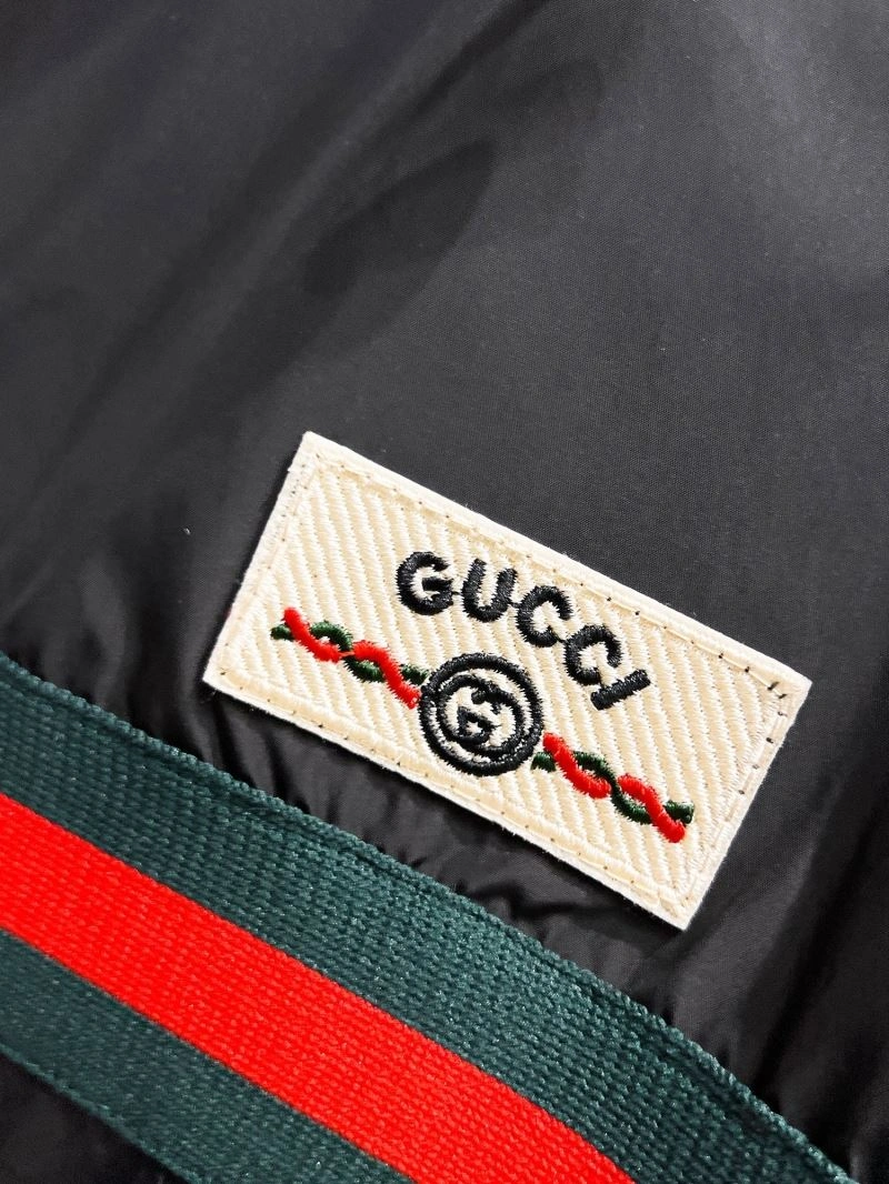 MultiPurpose Gucci Outwear 126302