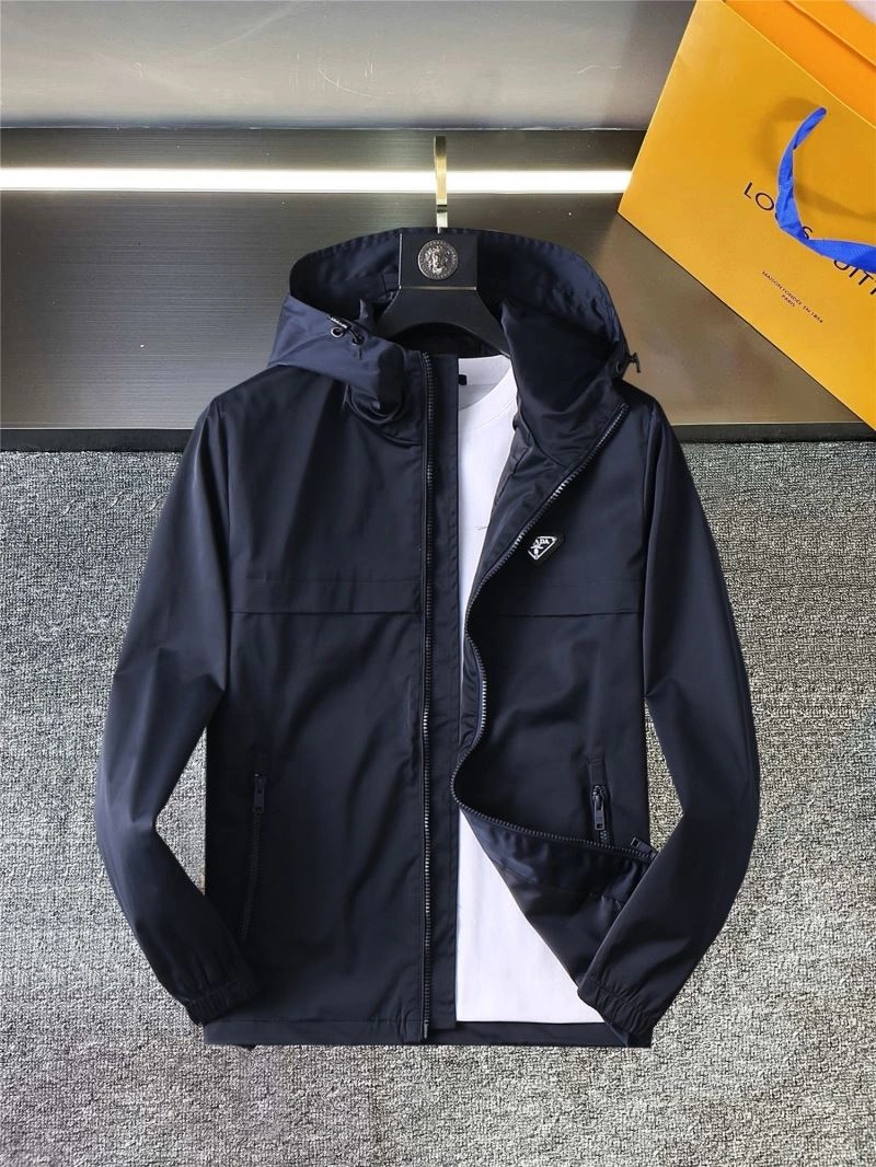 Gucci Outwear Refined 126325