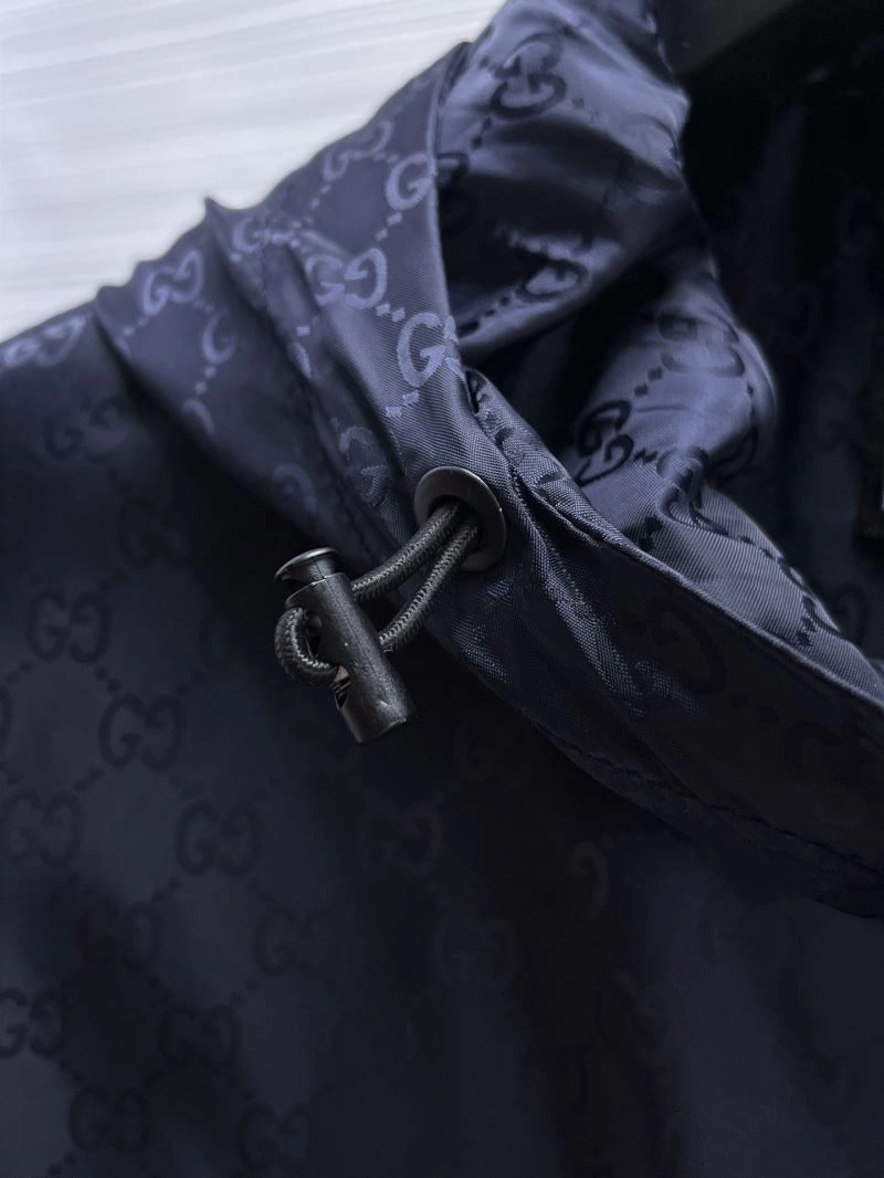 Gucci Outwear Classic 126323