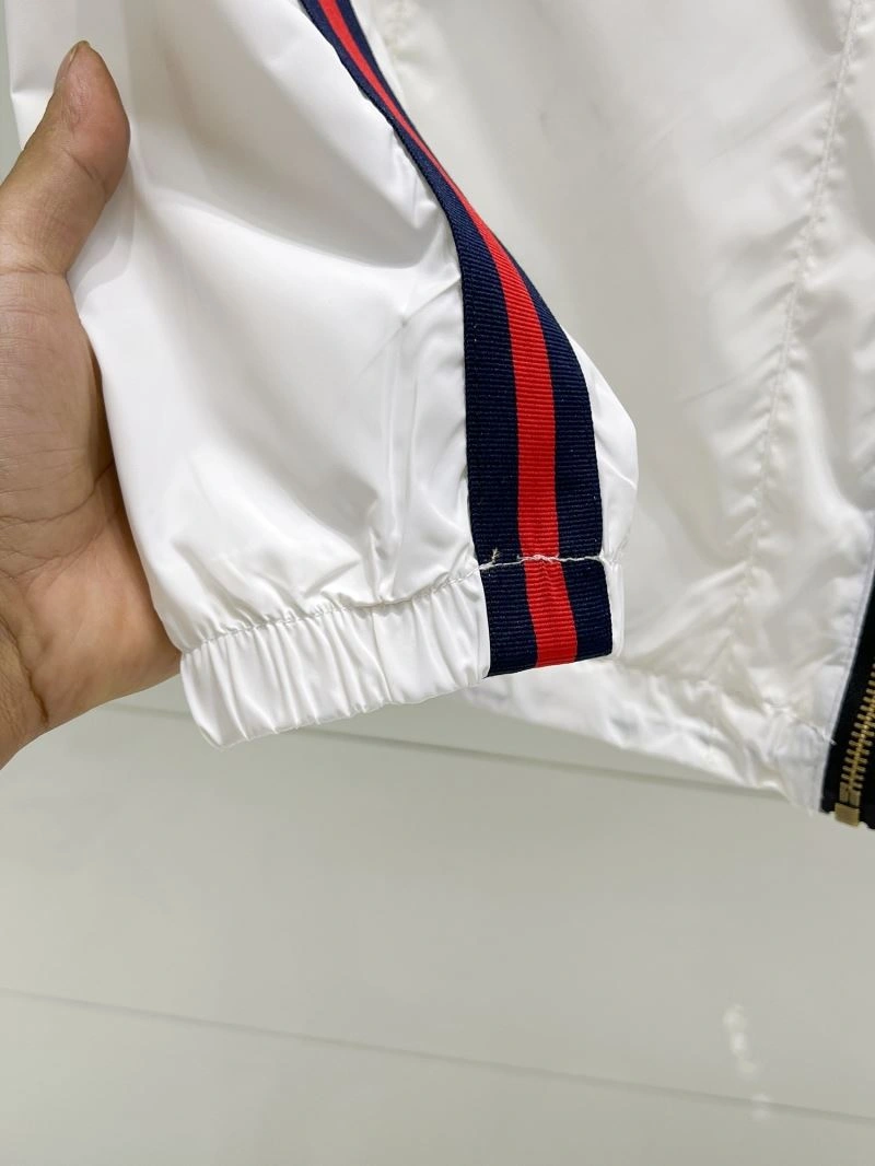 Minimalist Gucci Outwear 126321