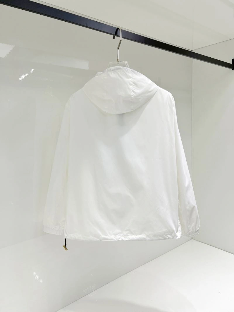 Minimalist Gucci Outwear 126321