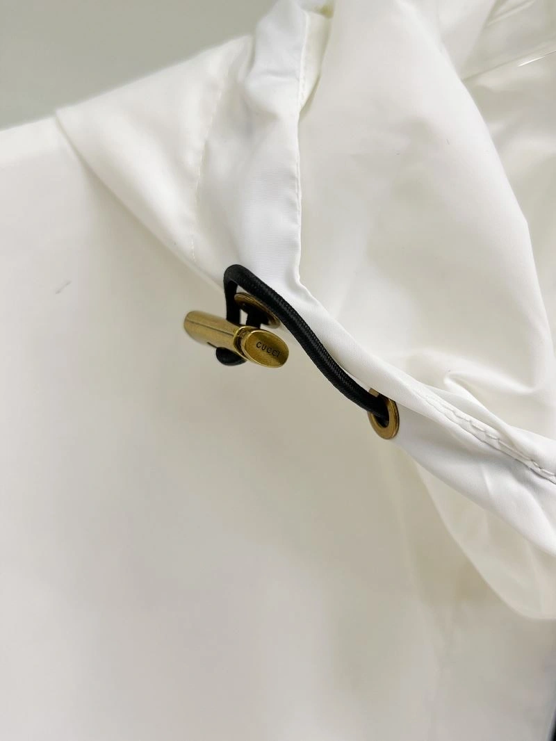Minimalist Gucci Outwear 126321