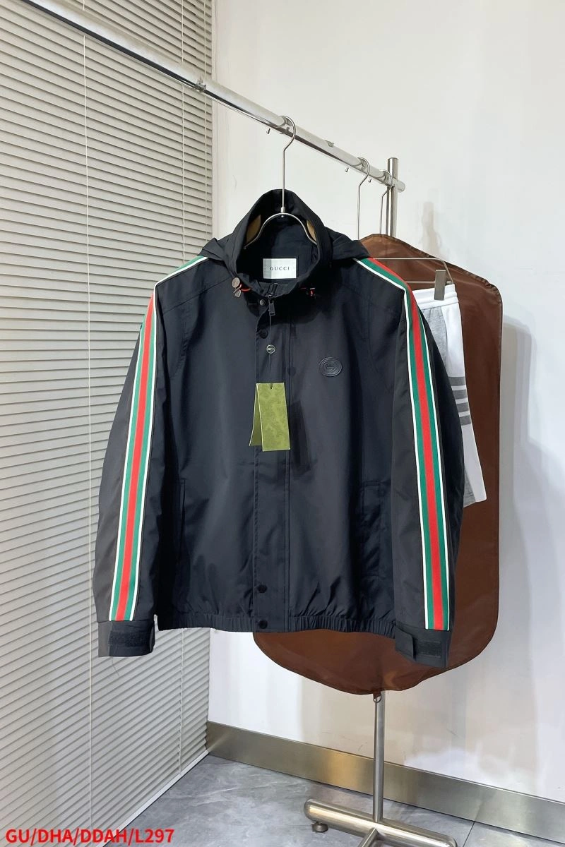 Vibrant Gucci Outwear 126292