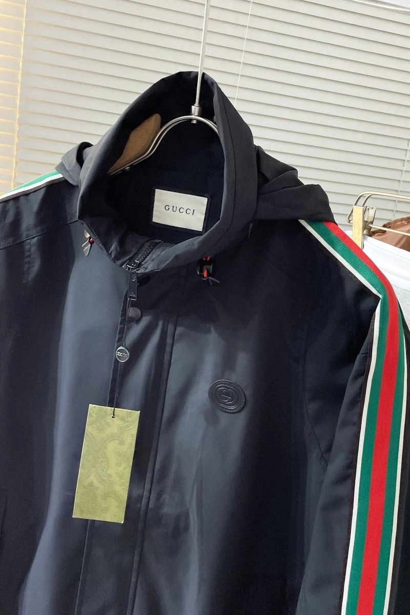 Vibrant Gucci Outwear 126292