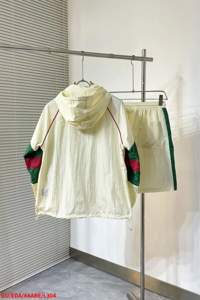 Unisex Gucci Outwear 126290
