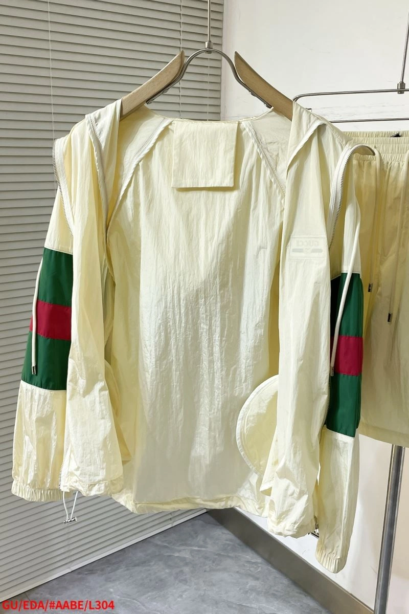 Unisex Gucci Outwear 126290