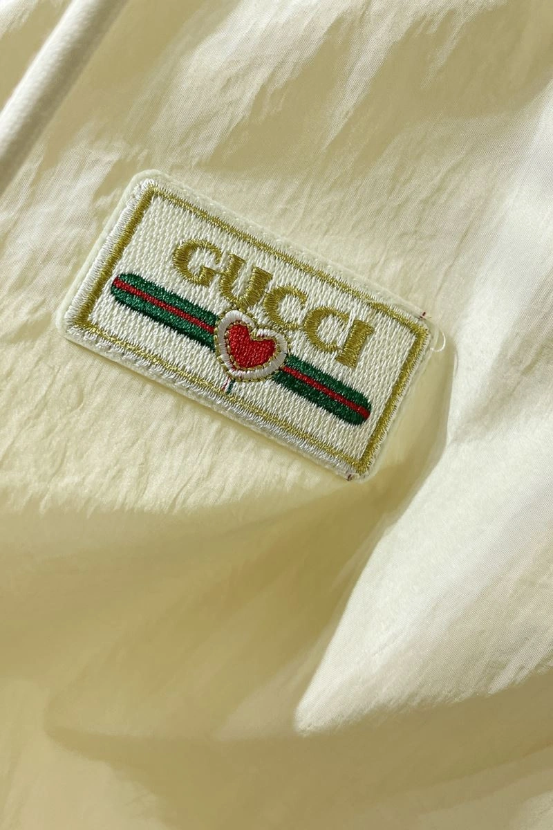 Unisex Gucci Outwear 126290
