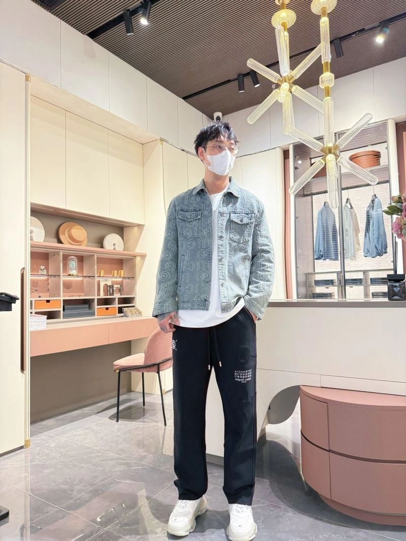 Unique Gucci Outwear 125916
