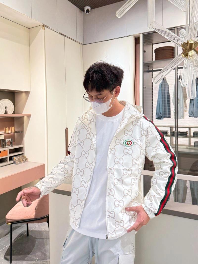 Comfortable Gucci Outwear 125940