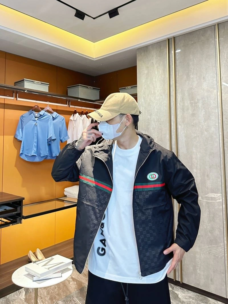 Lightweight Gucci Outwear 125932