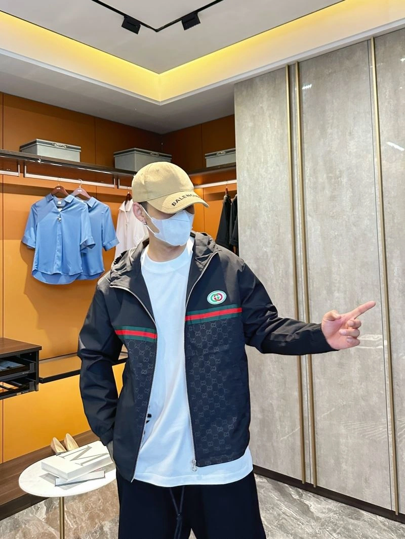 Lightweight Gucci Outwear 125932