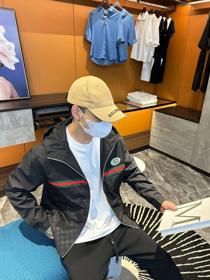 Lightweight Gucci Outwear 125932