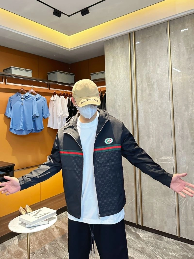 Lightweight Gucci Outwear 125932