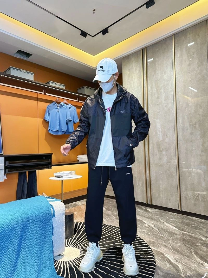 Breathable Gucci Outwear 125943