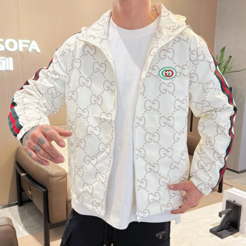 Bold Gucci Outwear 125936