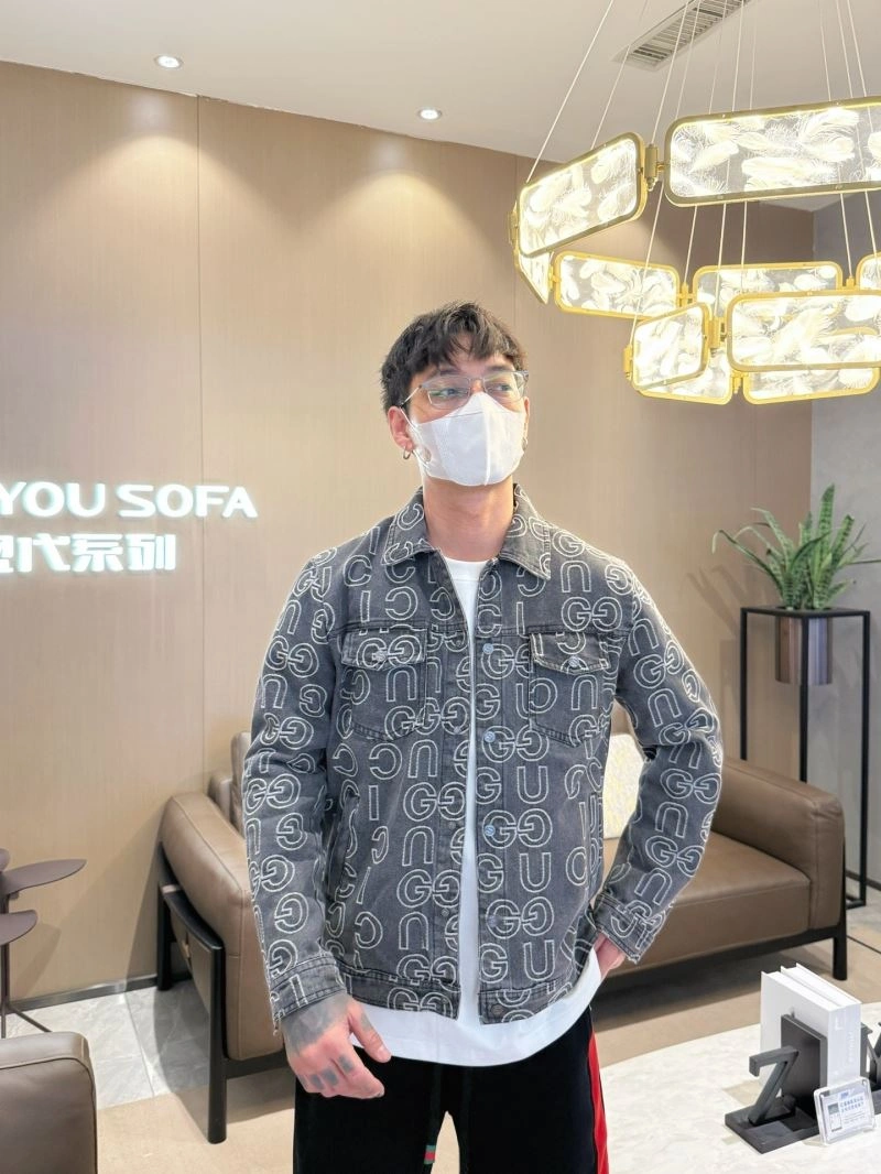Gucci Outwear Lightweight 125923