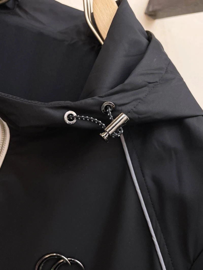 Timeless Gucci Outwear 125942