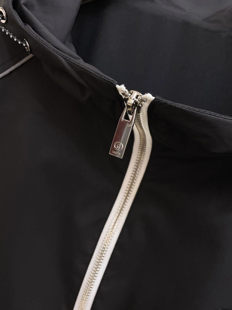 Timeless Gucci Outwear 125942
