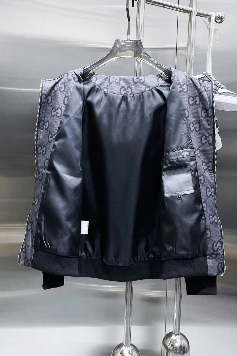 Chic Gucci Outwear 125926