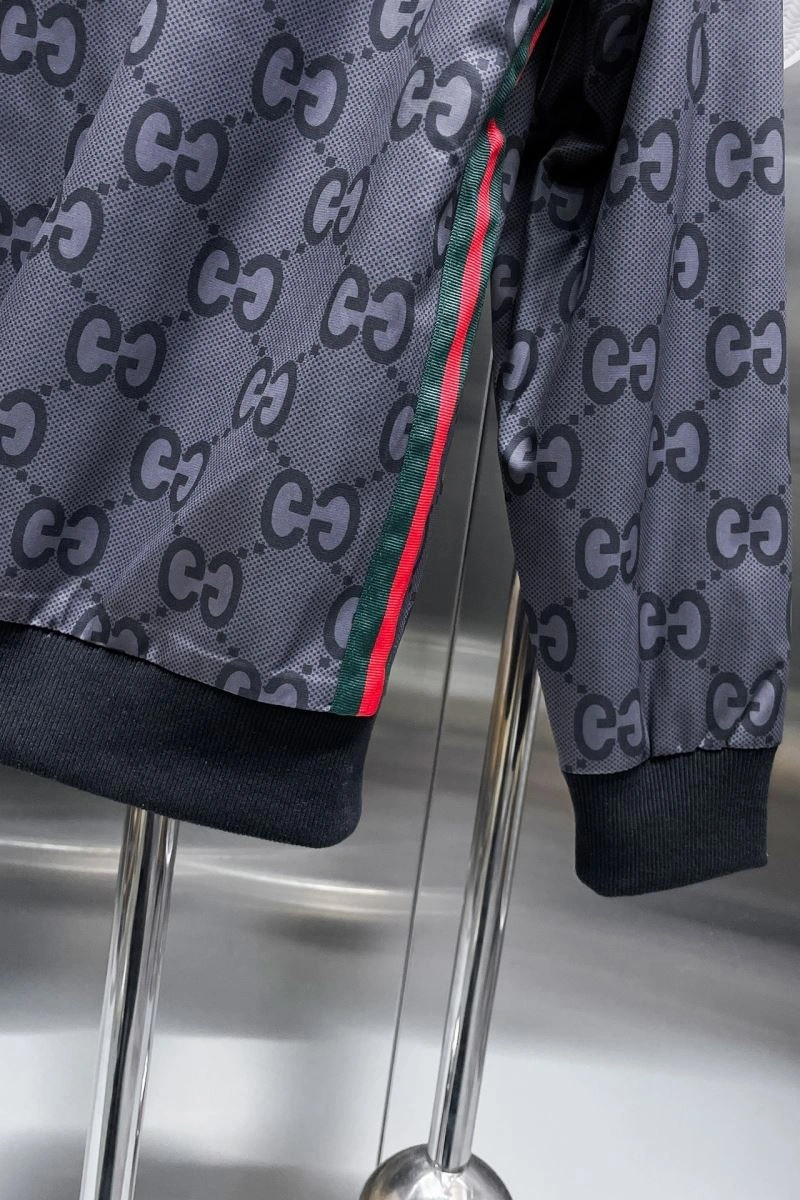 Chic Gucci Outwear 125926