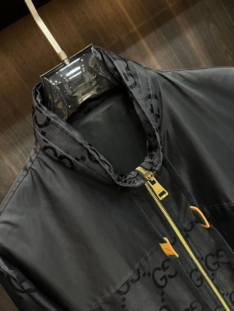 Versatile Gucci Outwear 125902