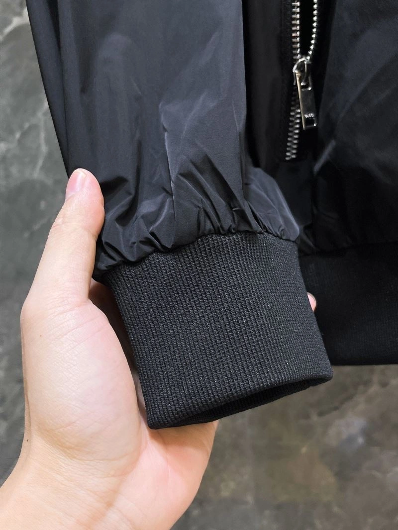 Timeless Gucci Outwear 125892