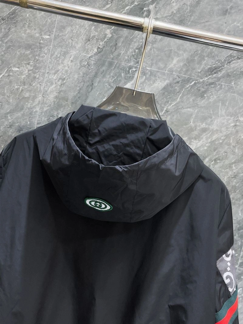 Timeless Gucci Outwear 125892