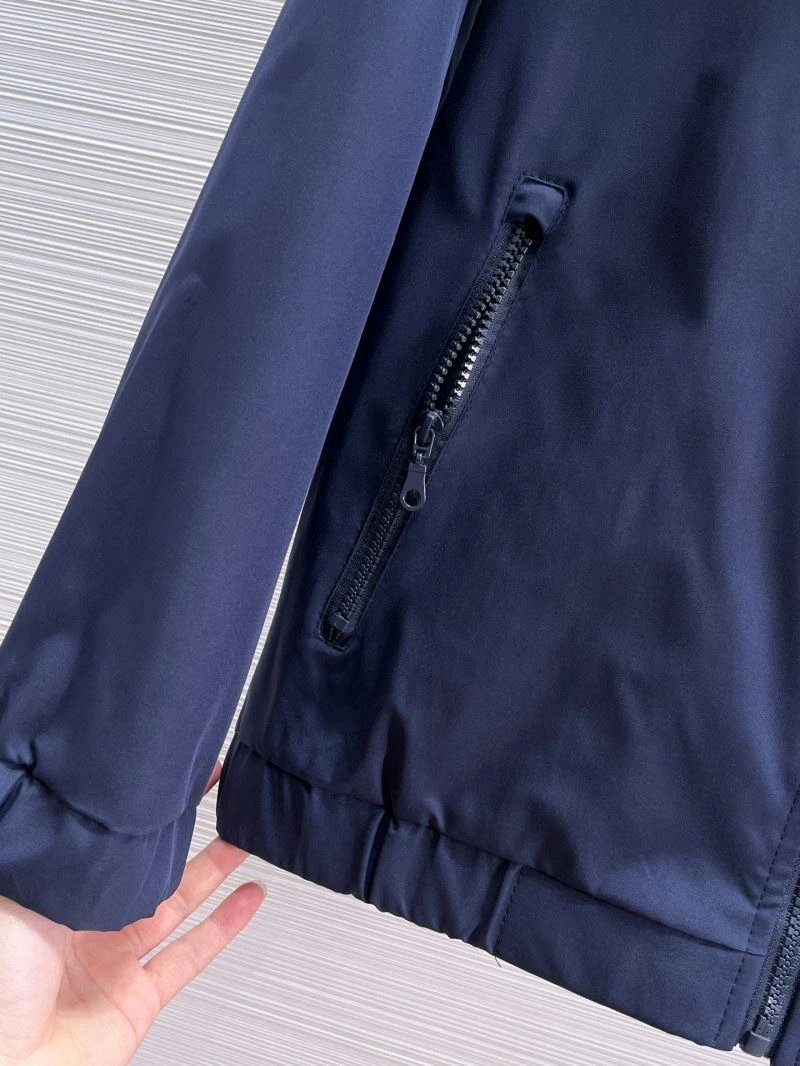 WaterResistant Gucci Outwear 125865