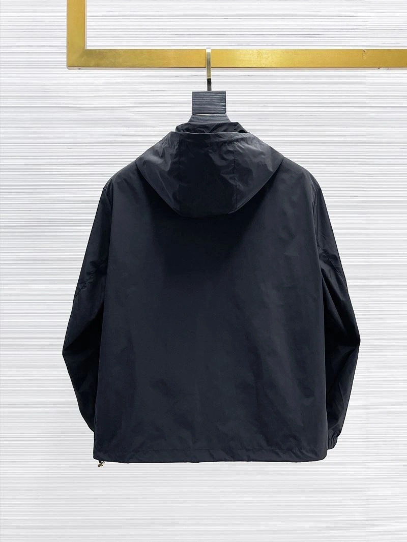 Comfortable Gucci Outwear 125863
