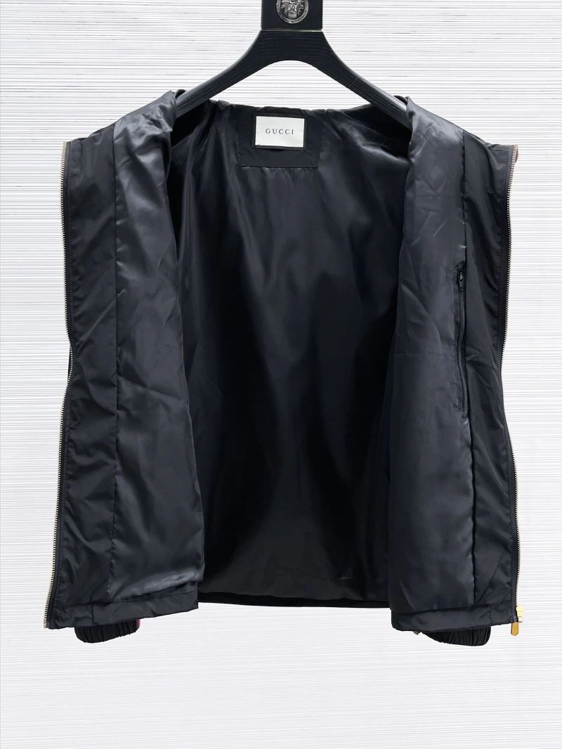 Comfortable Gucci Outwear 125863