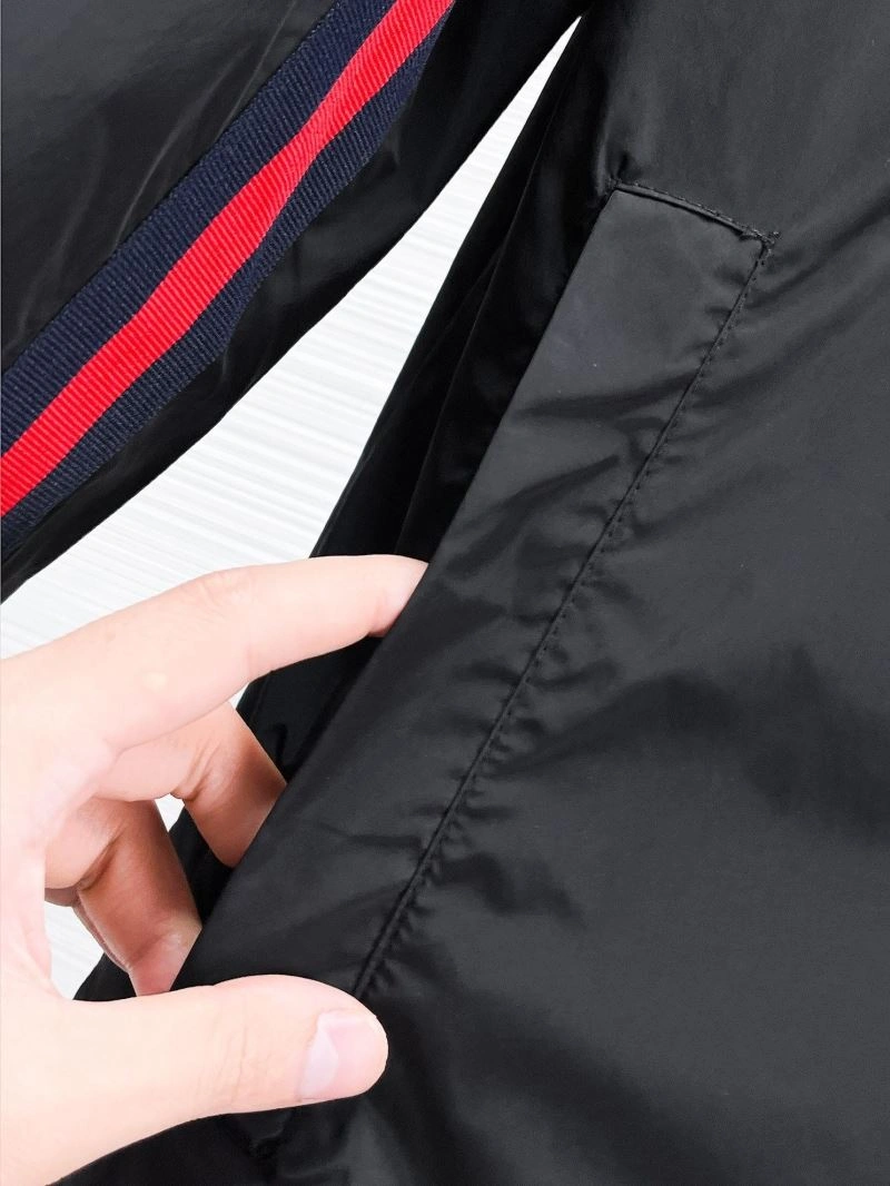 Comfortable Gucci Outwear 125863