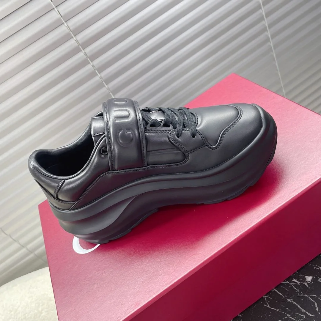 Vibrant Gucci Rhyton Shoes 24577