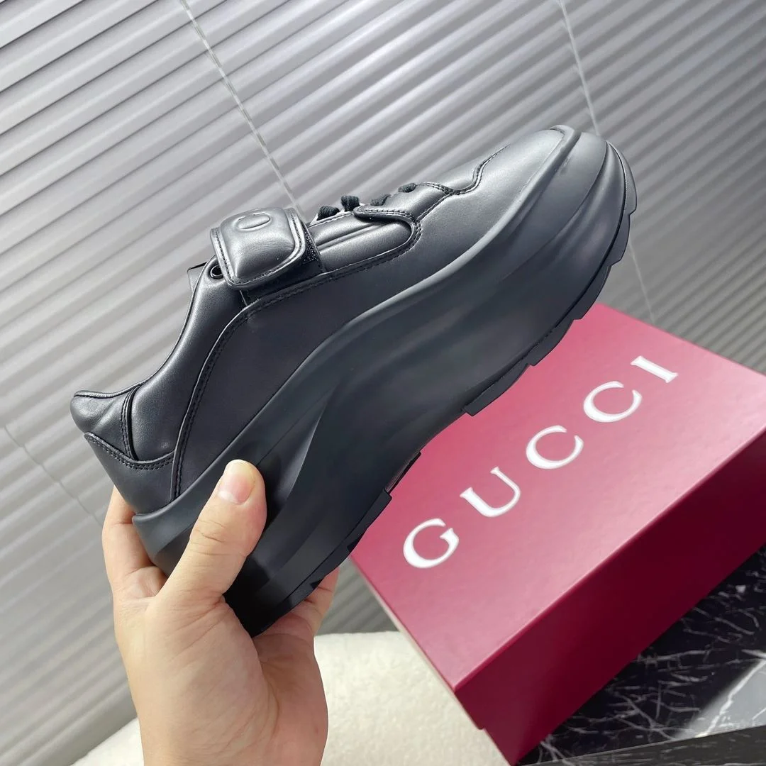 Vibrant Gucci Rhyton Shoes 24577