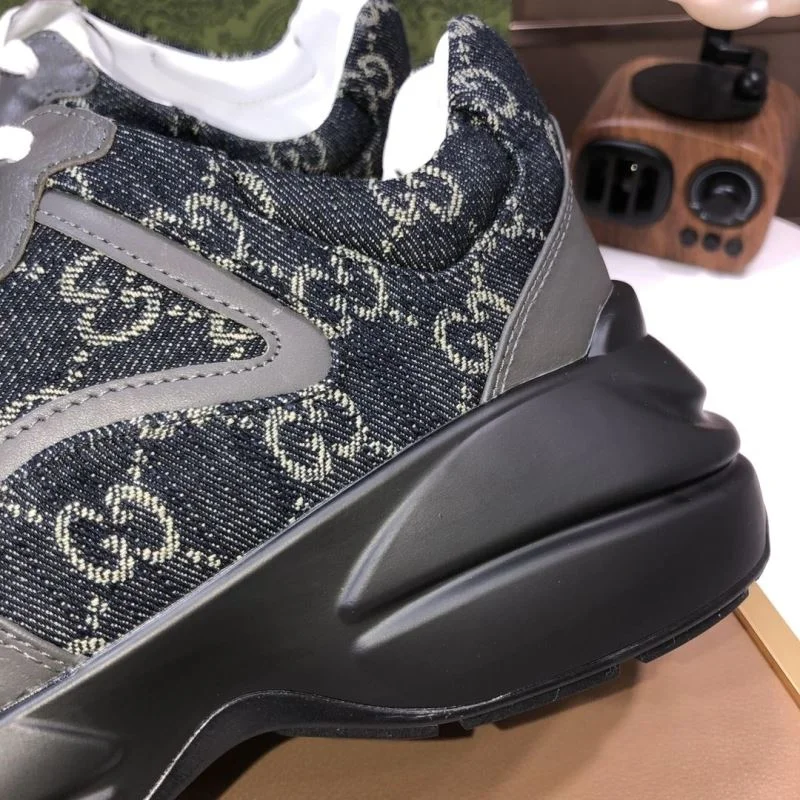 Casual Gucci Rhyton Shoes 25351