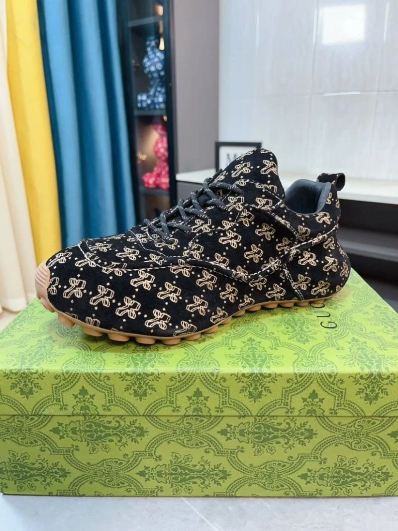 Gucci Rhyton Shoes Lightweight 25332