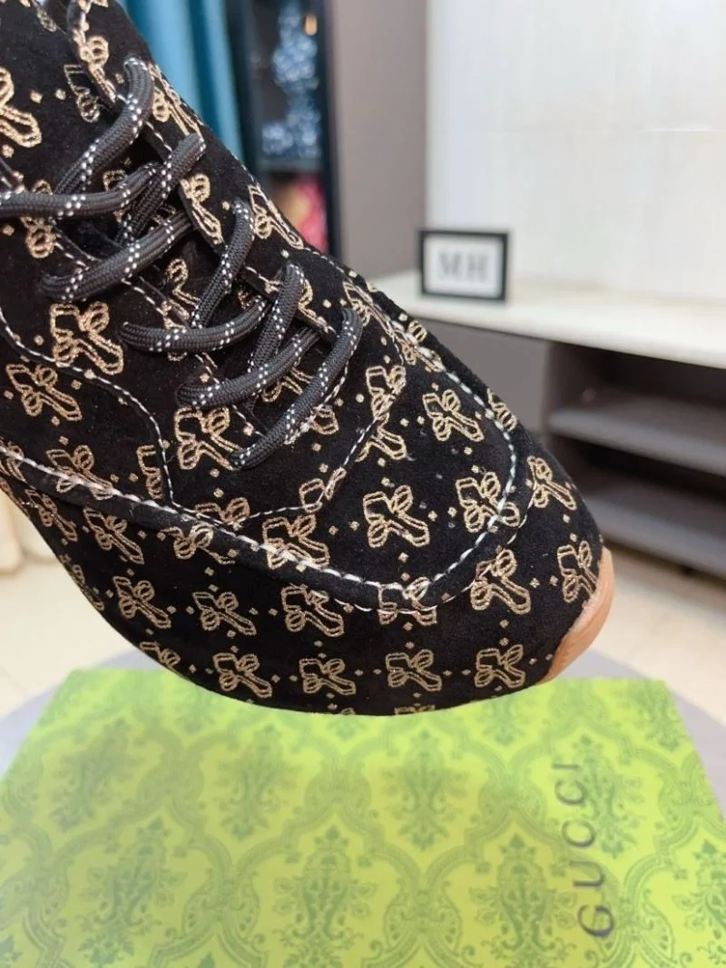 Gucci Rhyton Shoes Lightweight 25332