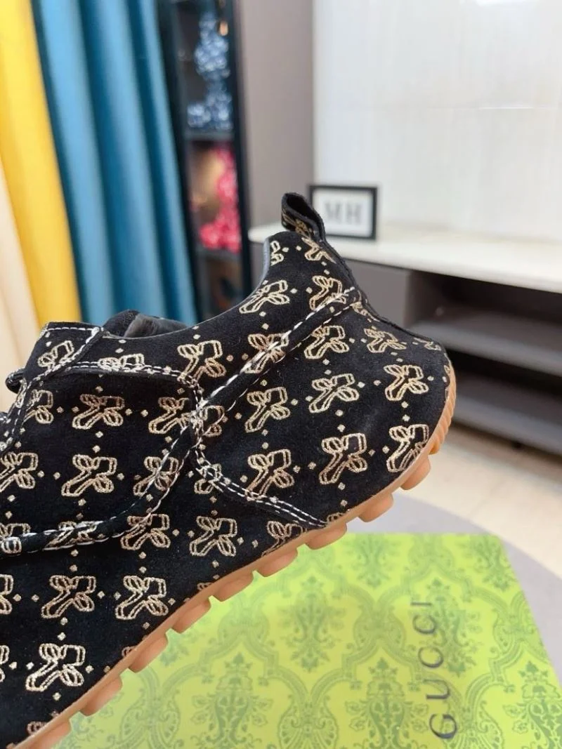 Gucci Rhyton Shoes Lightweight 25332